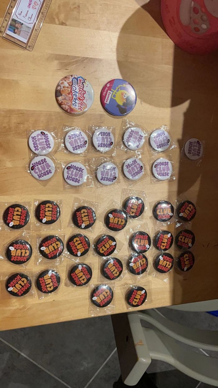 Gros lot de badges