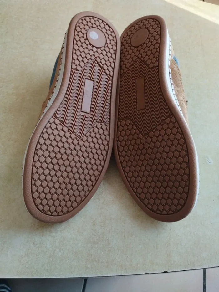 Chaussures taille 42 - photo numéro 3