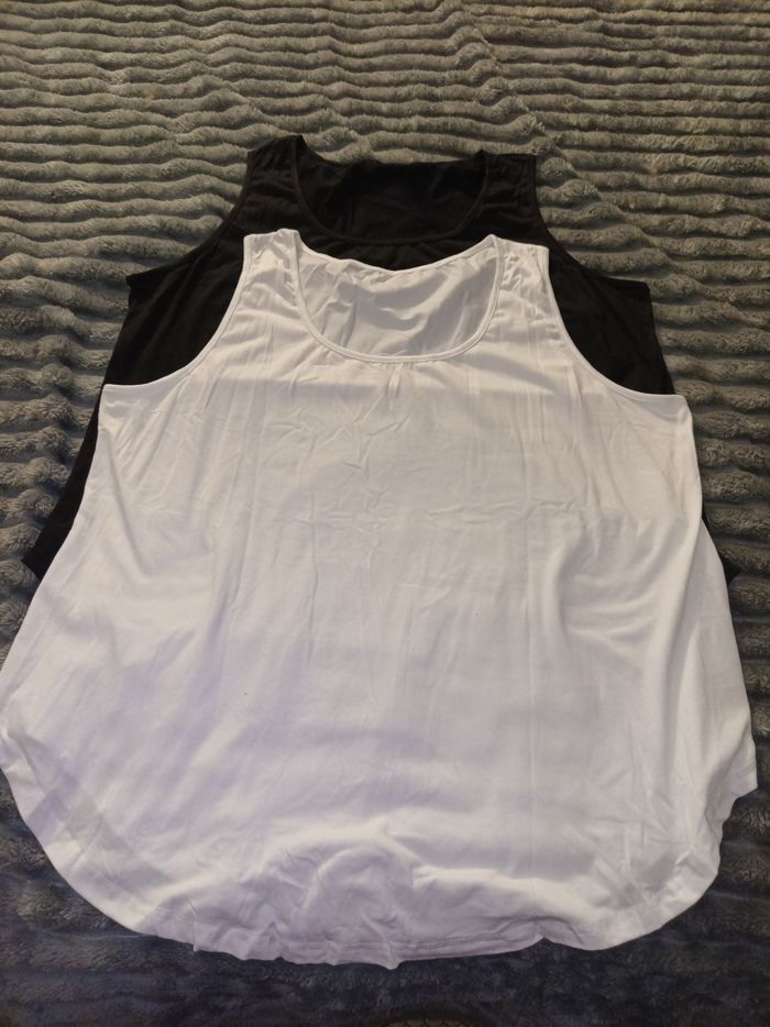 Débardeurs blanc et noir 3 XL