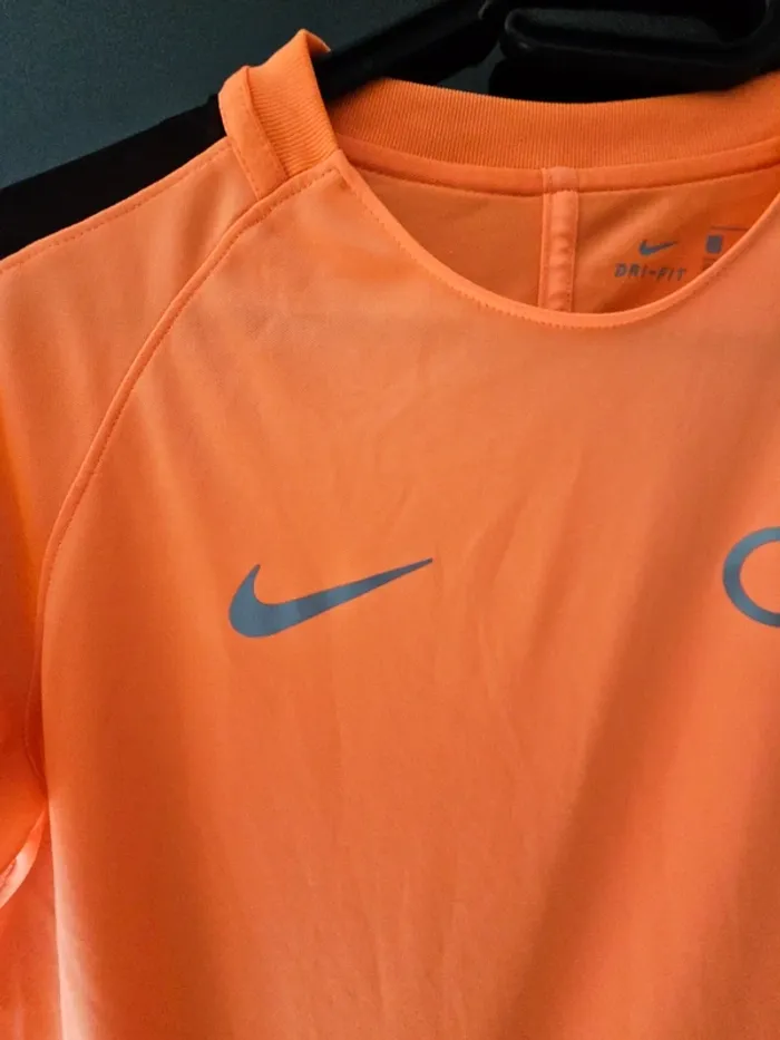 Tee-shirt nike cr7 garçon 12/13  ans - photo numéro 5