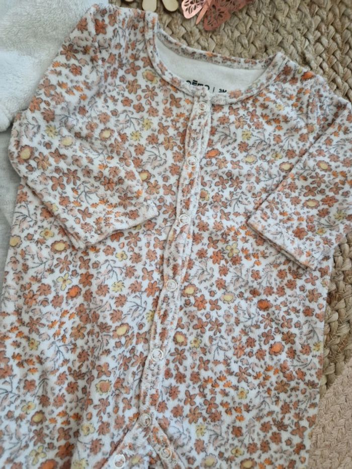 Lot de pyjamas fleurie gémo bébé fille 3mois - photo numéro 2