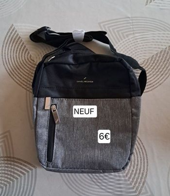Sacoche NEUVE à bandoulière pour homme 