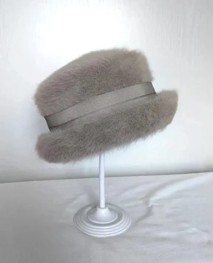 Chapeau beige en angora - Brosson Toulouse - photo numéro 2