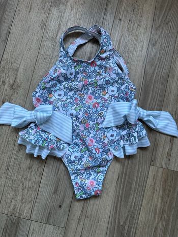 Maillot de bain, une pièce liberty bleu à fleurs