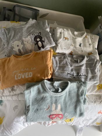 Lot bodies et pyjama