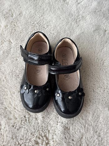 Chaussure fille cuir- taille 24