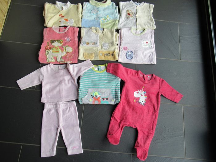 Lot de 77 vêtements fille 3 mois + chaussettes - photo numéro 4