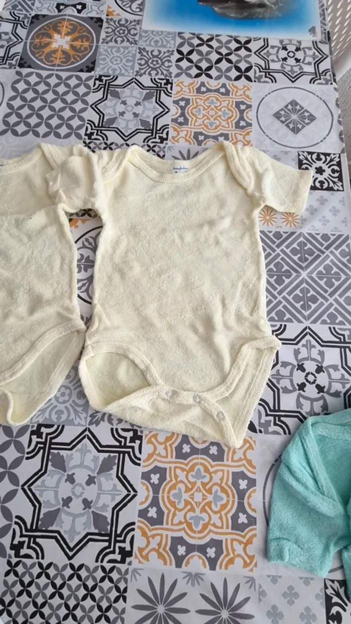 6 body manche courte style éponge taille 2 ans - Tex - photo numéro 13