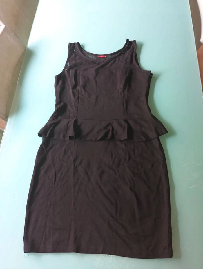 Robe courte noire femme taille 40 marque tissaia en excellent état