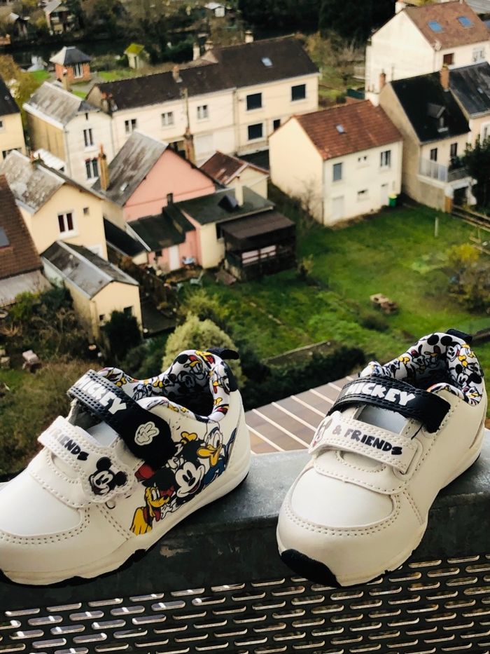 Basket Mickey neuf sans étiquette pointure 22🧸 - photo numéro 8