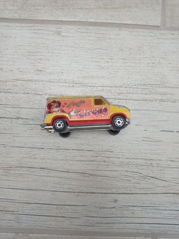 Voiture miniature Majorette Fourgon 279/254 "Magic Circus"
