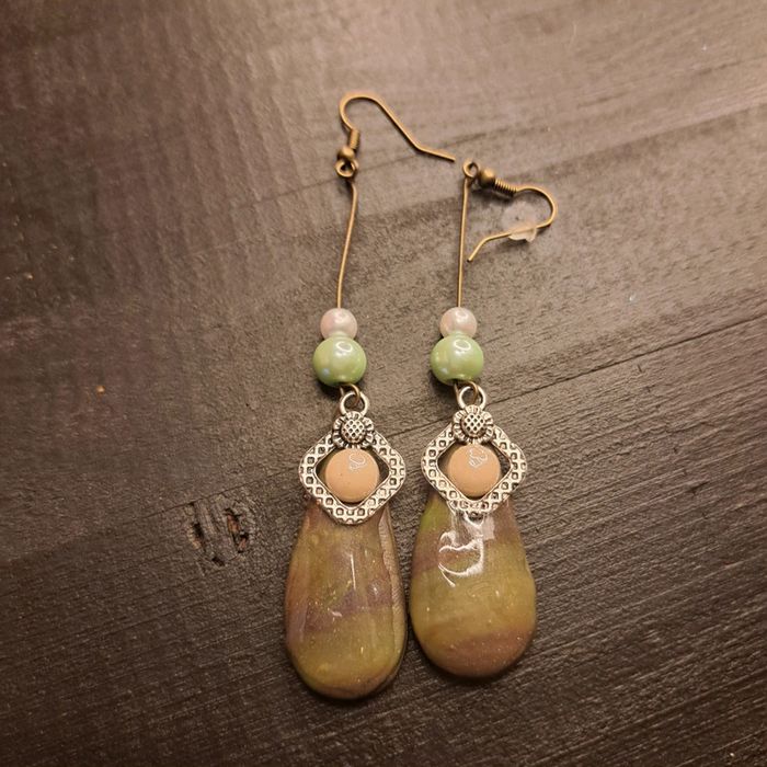 Boucles d'oreilles pendante avec pâte polymere vert marron - photo numéro 8