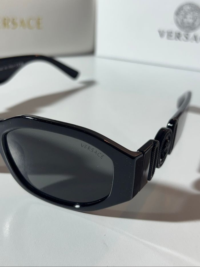 Lunettes Versace noir - photo numéro 3