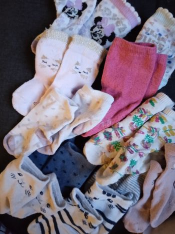 Lot de chaussettes et rubans cheveux