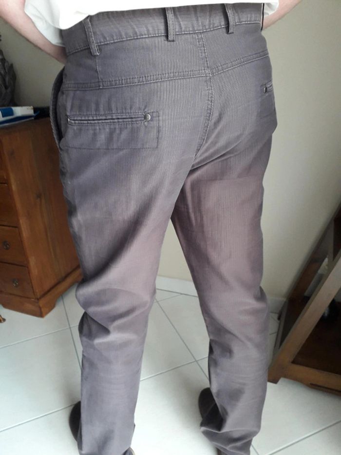 Costume Costume Armand Thiery
Veste taille XL
Pantalon taille 46
T - photo numéro 4