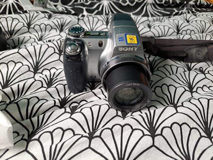 Appareil photo Sony dsc H5 - photo numéro 9