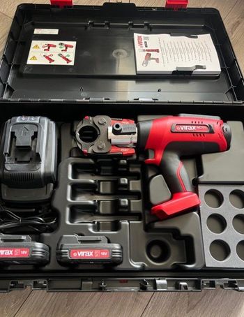 Sertisseuse Virax Viper M21+ avec Inserts en parfait état