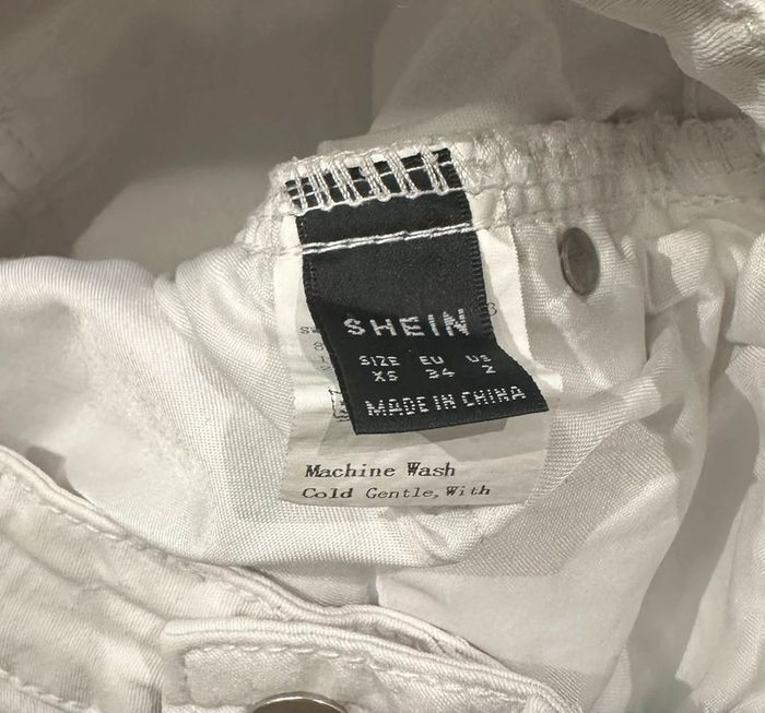 Jean blanc taille S shein - photo numéro 3
