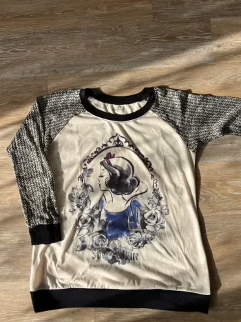 Pull blanche neige