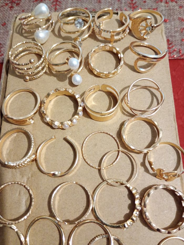 Lot de 38 bagues fantaisies neuves - photo numéro 2