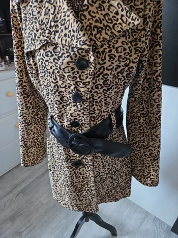 Magnifique Trenchs de chez Jennyfer en taille M