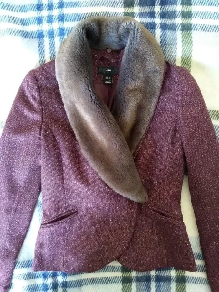 Veste cintrée col fausse fourrure - photo numéro 2