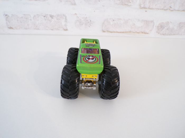 Monster trucks - Hot wheels - HotWheels A51 Patrol - Alien Unit (J17) - photo numéro 4