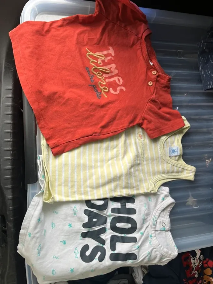 Lot de débardeurs - t-shirt 2 ans