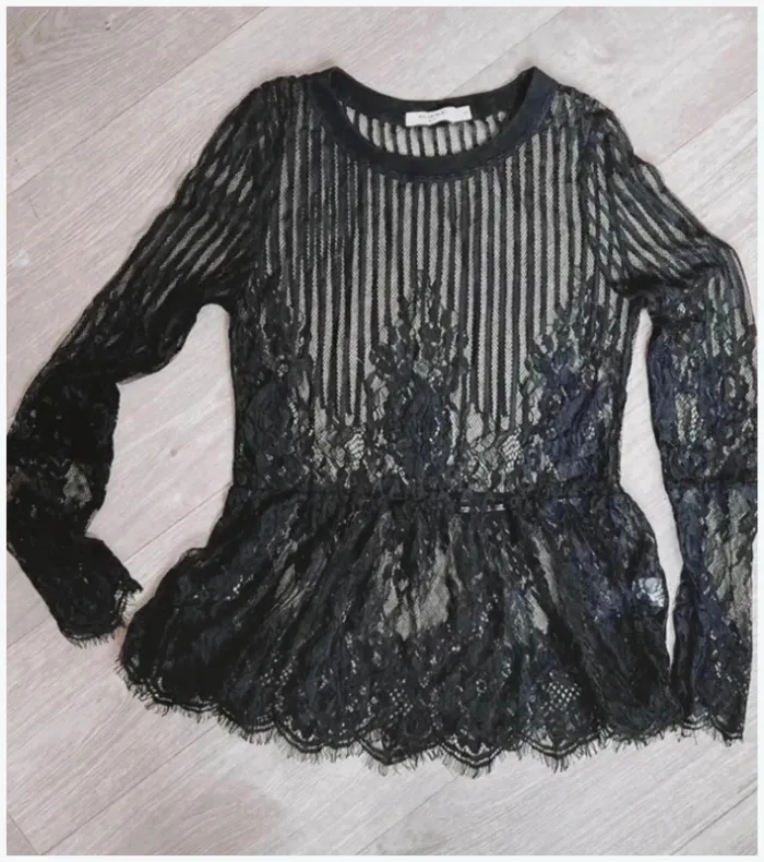 Top peplum en dentelle noir - marque sweewe - taille s - neuf - photo numéro 5