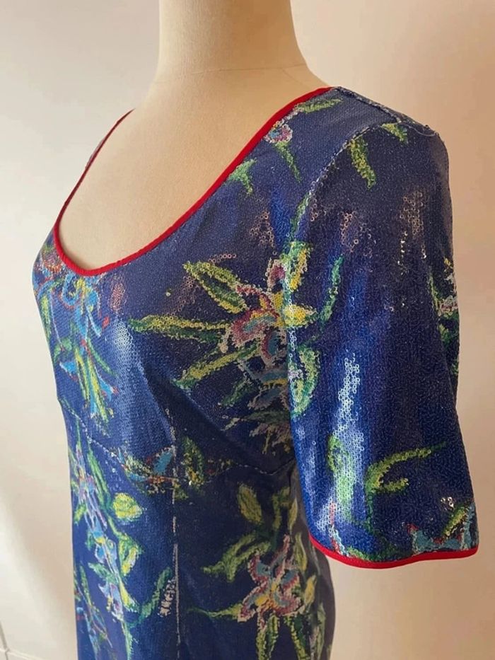 Incroyable robe bleu à sequins - photo numéro 2