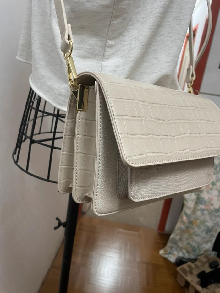 Valeur neuve 75€ sac à bandoulière galerie lafayette effet croco - photo numéro 12