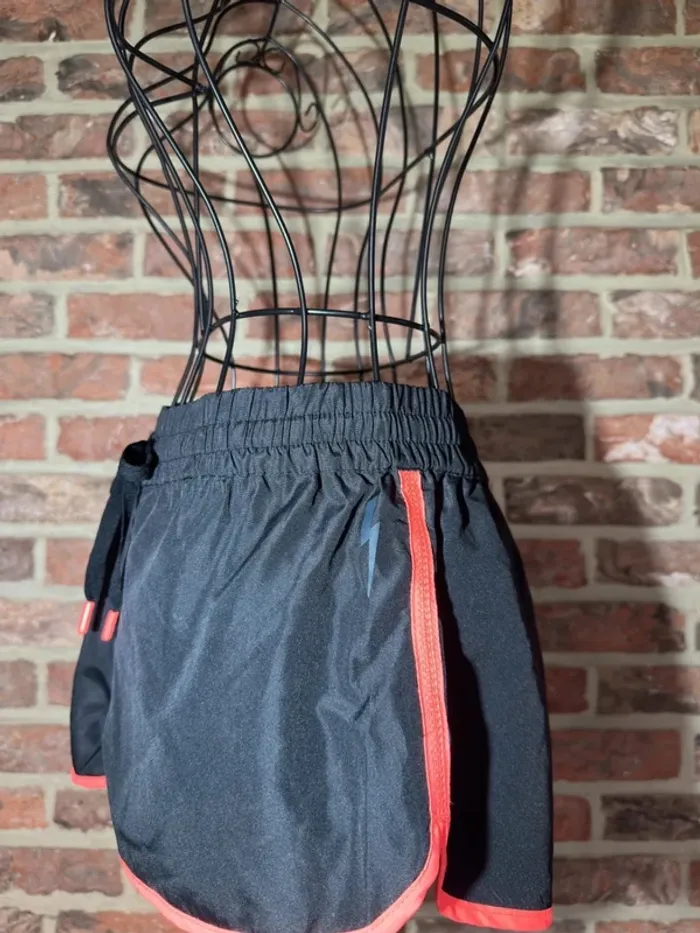Short noir et rose Undiz Taille XS / 34 - photo numéro 9