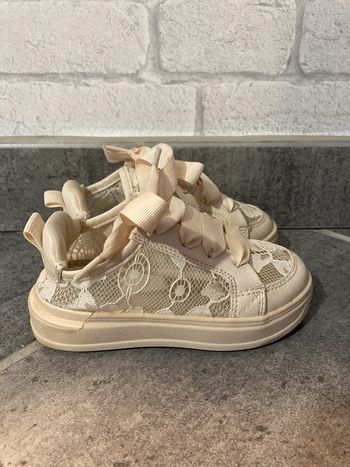 Basket dentelle lacets ruban