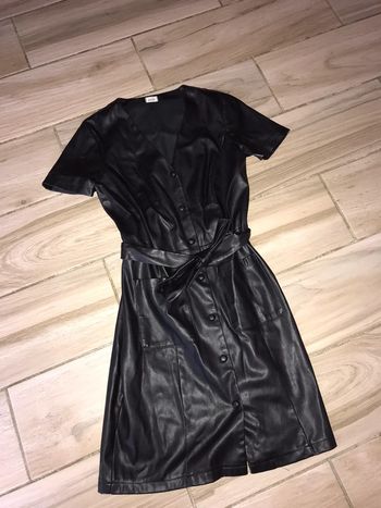 Robe noir en simili cuir 36 pimkie