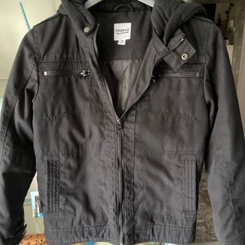 Veste avec fermeture et à capuche noire 10 ans