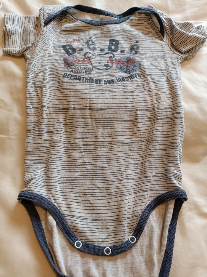 body manches courtes 12 mois - photo numéro 9