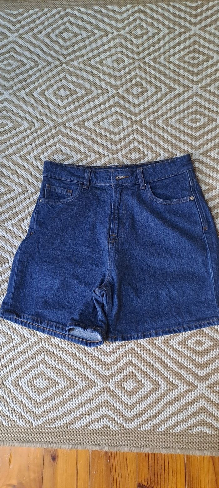 Short jeans