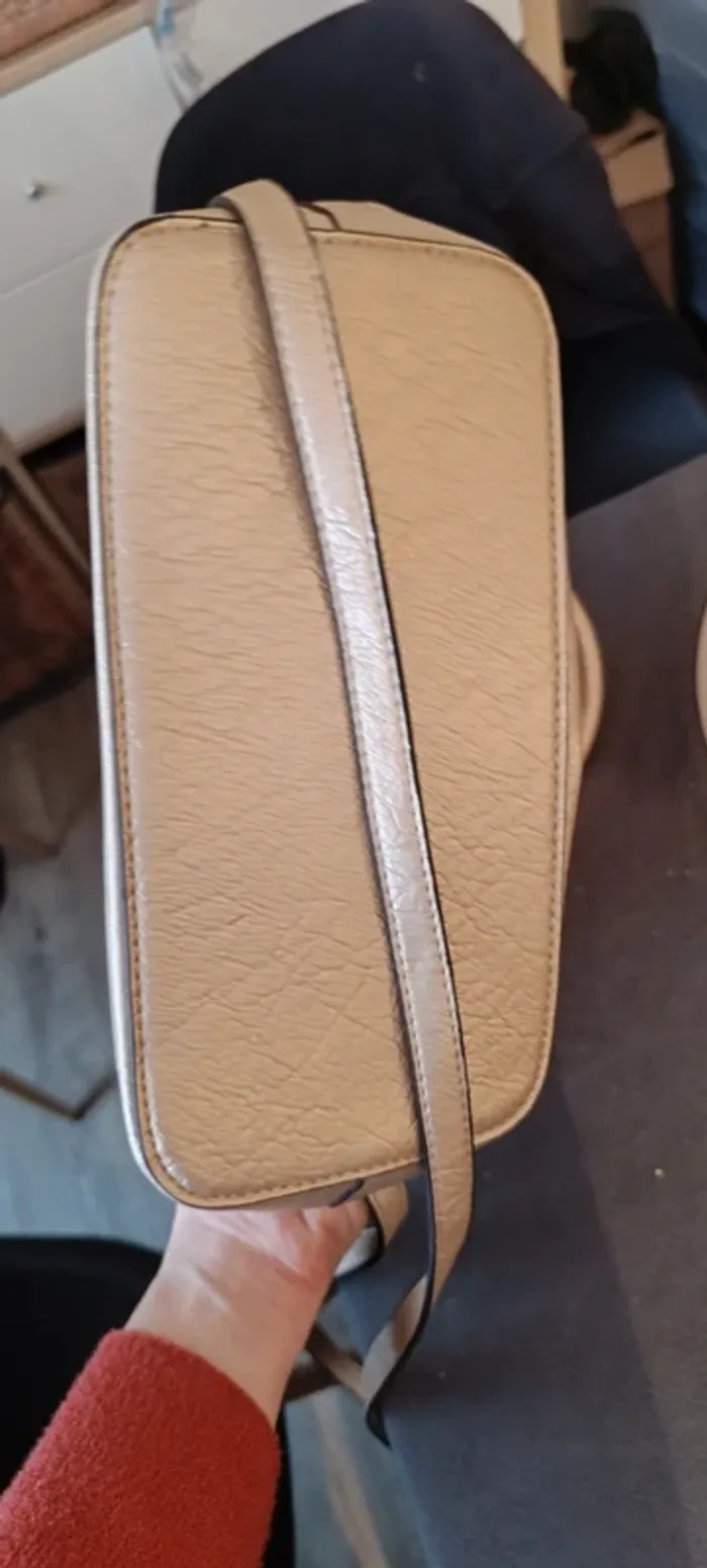 Pas de vintedgo -Sac à main doré - photo numéro 3