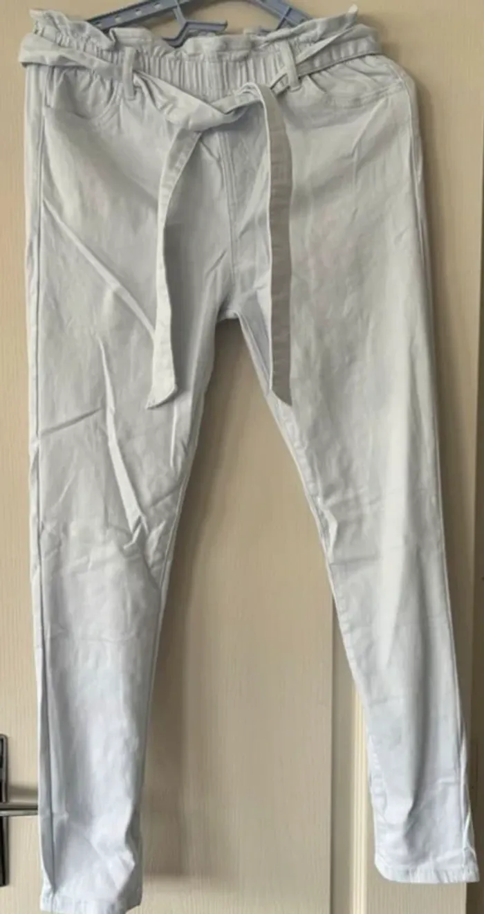 2 pantalon blanc - photo numéro 2