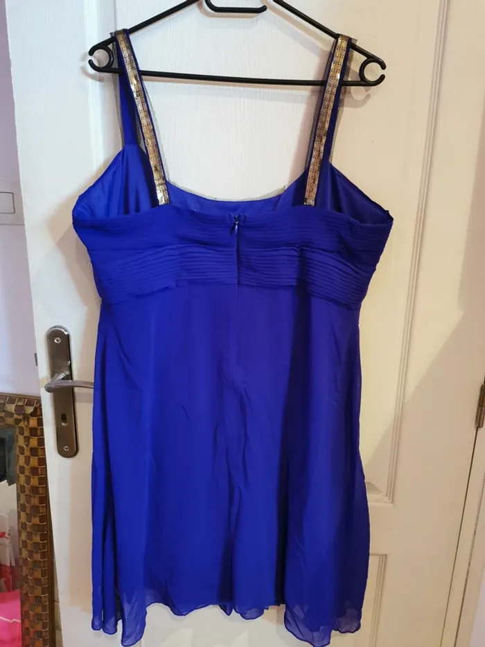 Jolie robe de soirée violette T 46 - photo numéro 3