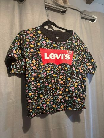 Tee shirt levis