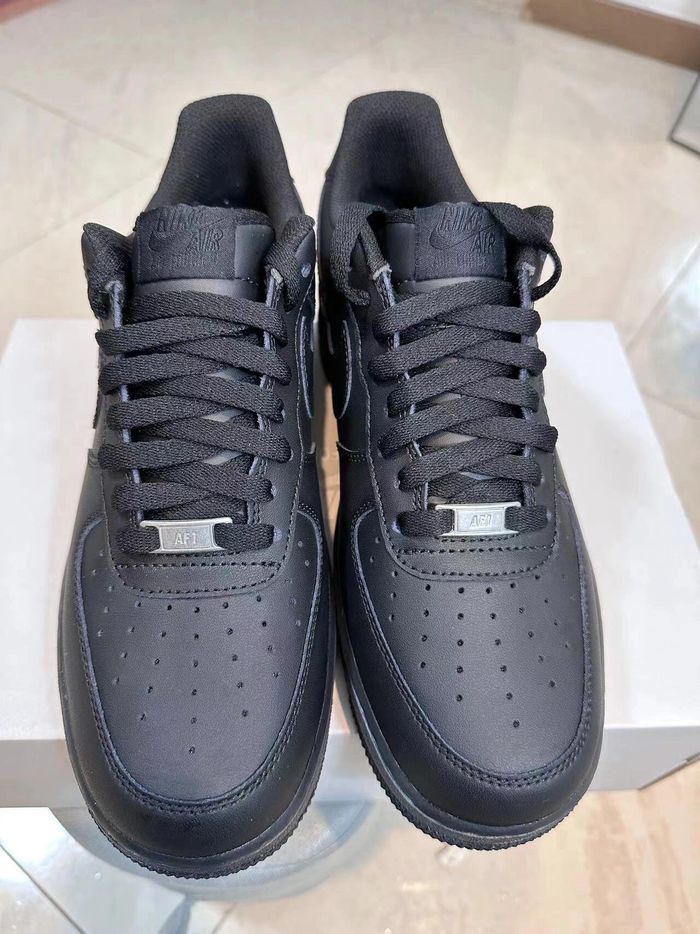 Nike Air Force 1 triple black taille:40 - photo numéro 2