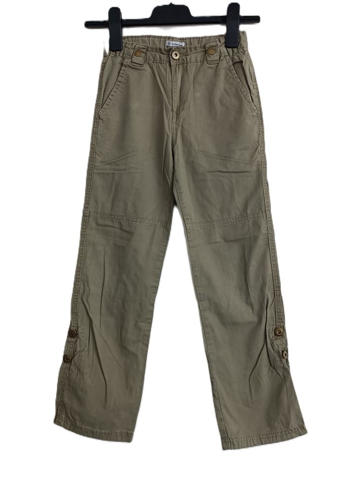 Pantalon vert kaki. Pantacourt. U collection. Coton. Taille 10 ans. 140 cm