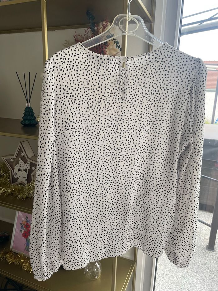 Blouse blanche points noirs - photo numéro 2