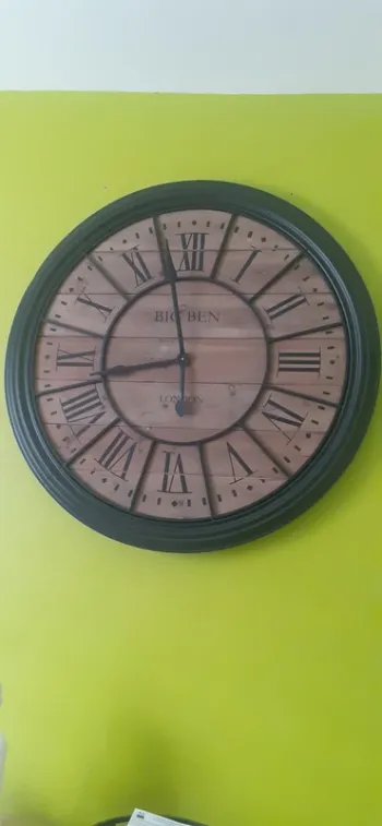 Très grande horloge pas d envoi remis en main propre si vous habitez près de chauny dans l aisne