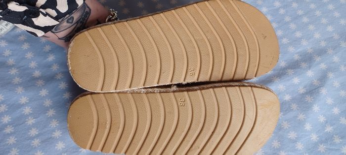 Claquettes femme Pointure 36 lisez bien l'annonce surtout - photo numéro 6