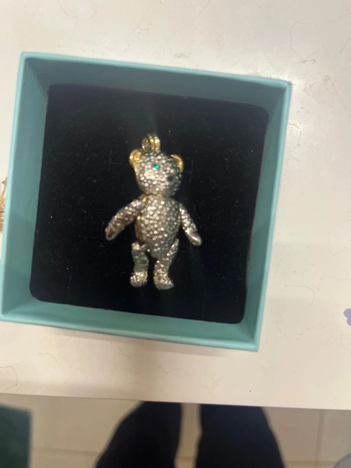 Pendentif broché ourson articulé