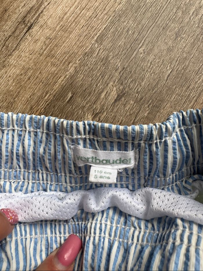 - Short de bain Vertbaudet  - 5 ans - bon état, tache - photo numéro 4