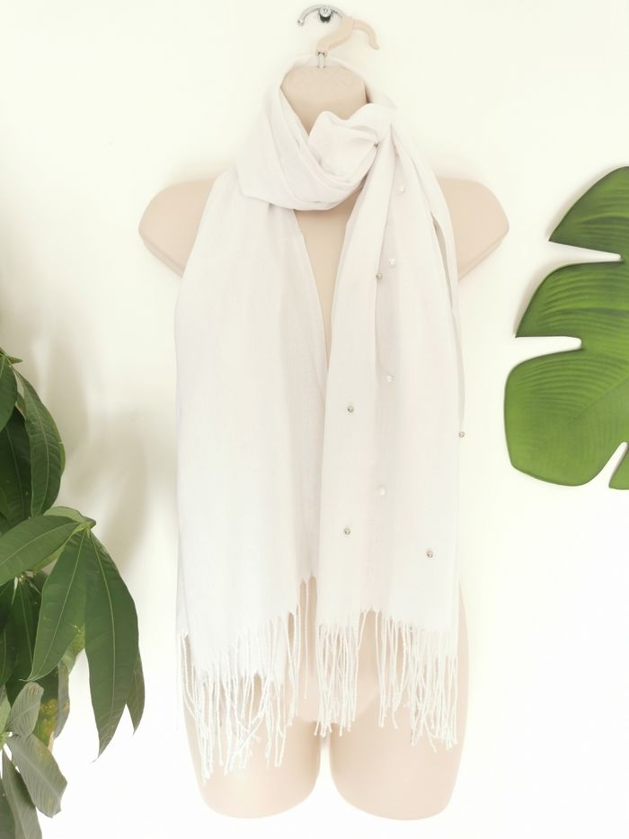 Châle, écharpe blanche détails perles