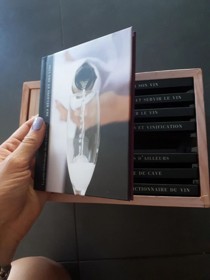 La petite bibliothèque du vin Larousse état neuf - photo numéro 12